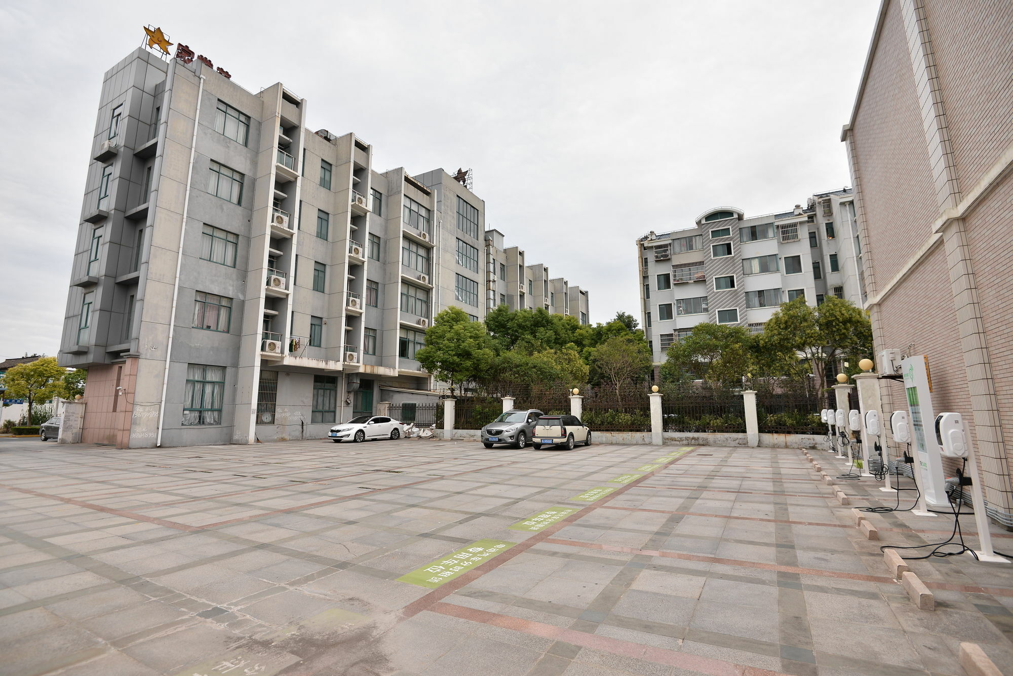 Shanghai Joyful Yard Hotel-Free Shuttle Bus To Pudong Airport And Disneyland Exterior foto