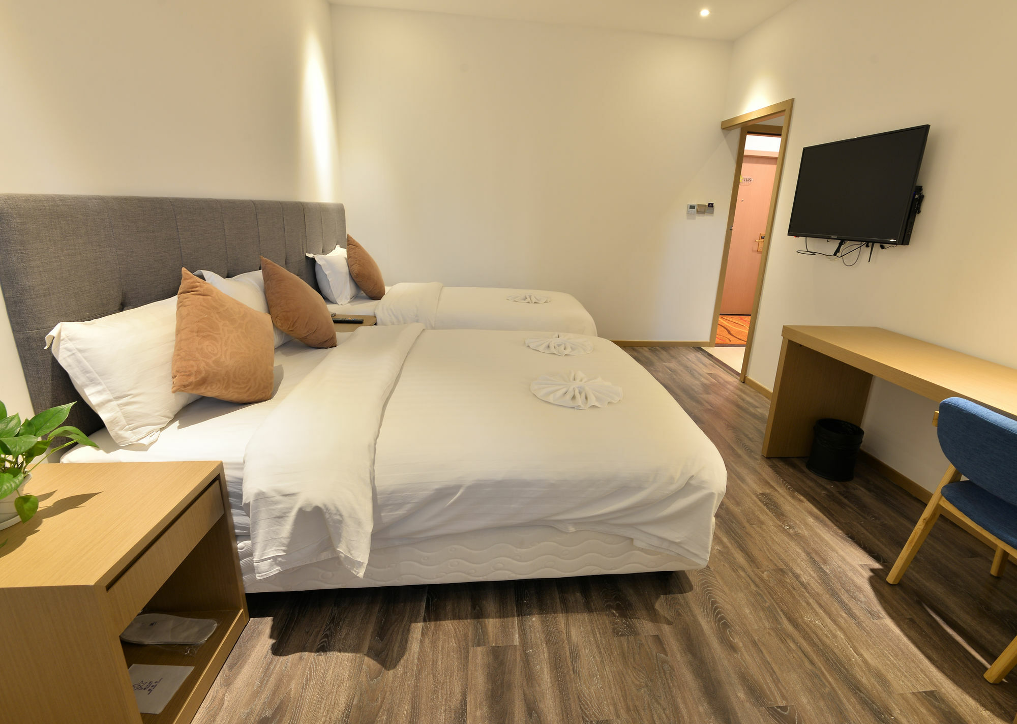 Shanghai Joyful Yard Hotel-Free Shuttle Bus To Pudong Airport And Disneyland Exterior foto